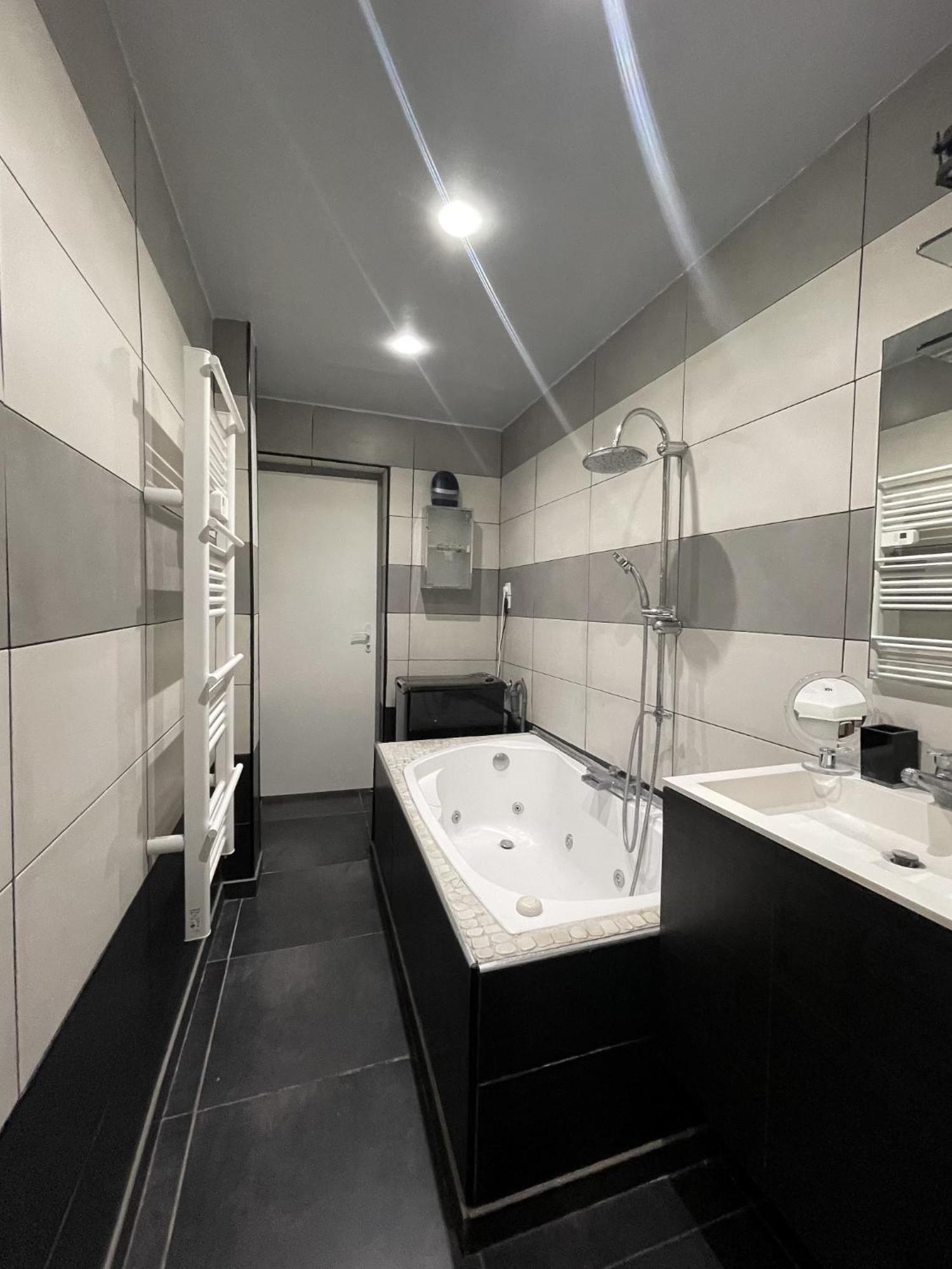 Spacieux T3 Place Comedie Gare Saint Roch มงต์เปอลิเยร์ ภายนอก รูปภาพ